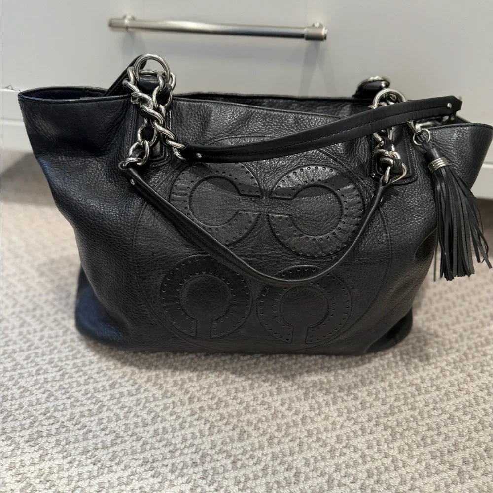 Elegant Coach Colette Black Leather Tote Bag - Picture 1 of 9